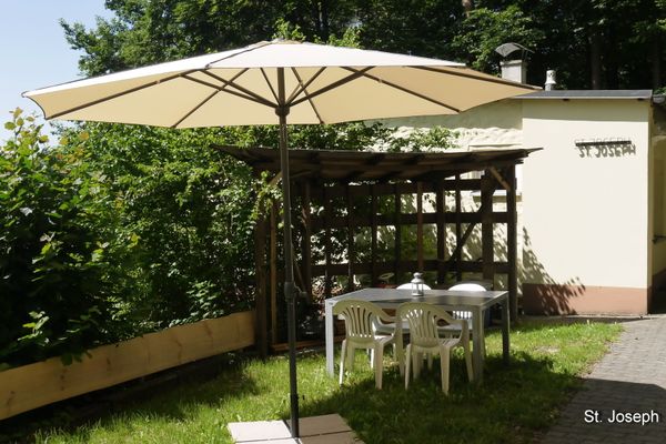 Außenansicht Garten St. Joseph
