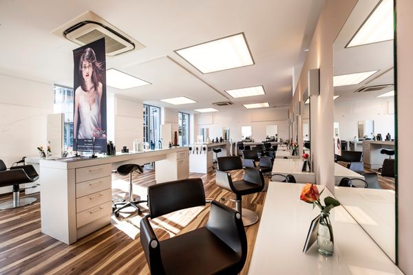 intercoiffeur_thieme_innenansicht_schraeg_darmstadt_marketing_klaus_mai