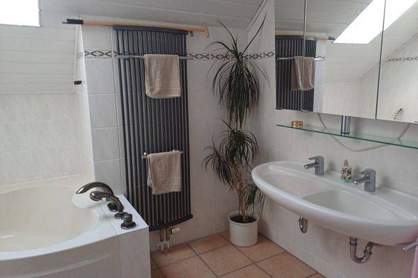 Bad mit Wanne