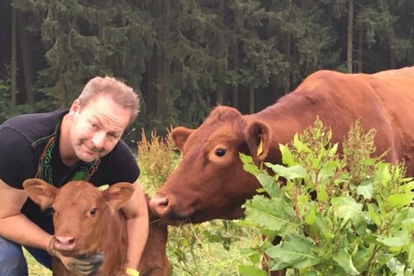 Nachhaltige und Naturverbundene Mutterkuhhaltung