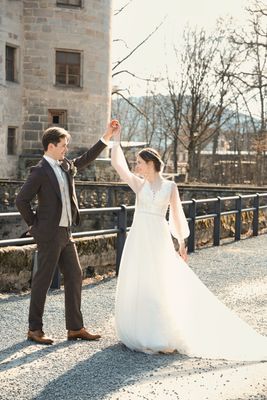Auf dem Bild ist eine Arbeit des Fotografen Christian Rießbeck zum Thema "Hochzeit" zu sehen.