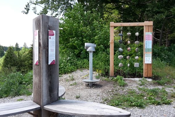 Kieselmobile, Fernrohr und Rastplatz an der Litzauer Schleife