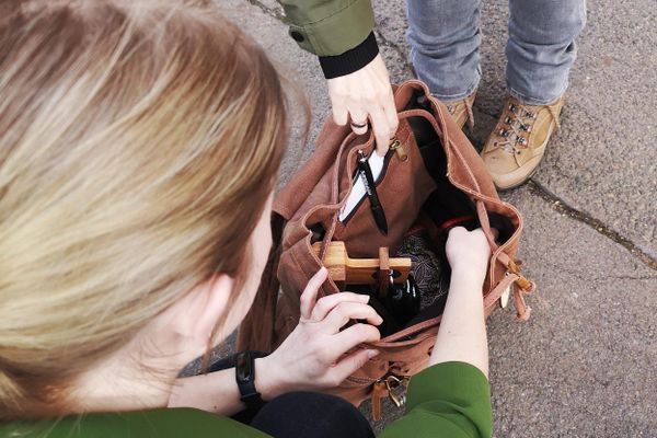 Rätselhafte Utensilien im Abenteuer-Rucksack