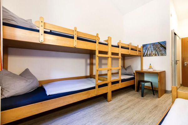 Zimmer 5 Bett