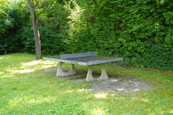 Spielplatz Altenberg: Tischtennisplatte