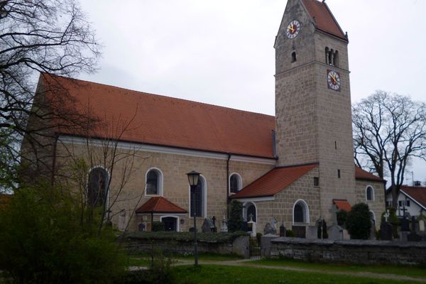 Die Pfarrkirche St. Magnus in Huglfing.