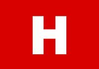 Markierungszeichen vom Höhenweg, ein weißes H in einem roten Rechteck