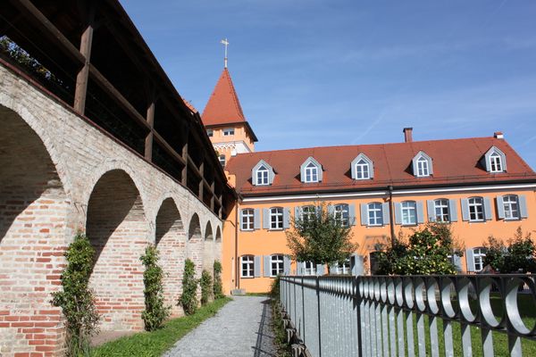 Storchenturm mit Wehrgang