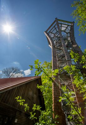 Der Zabelsteinturm mit seiner beeindruckenden Kombination aus Holz und Stahl