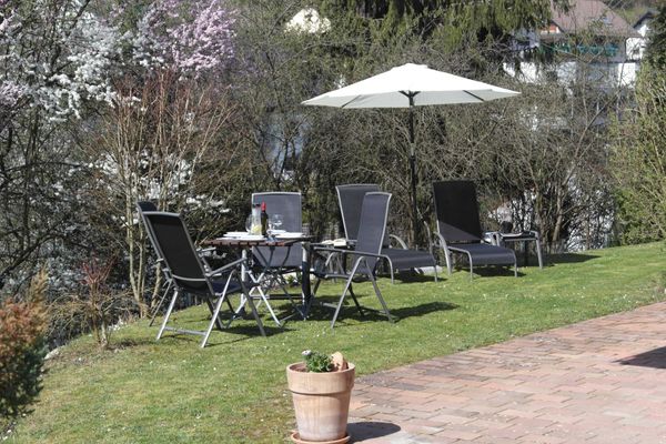 Terrasse und Garten