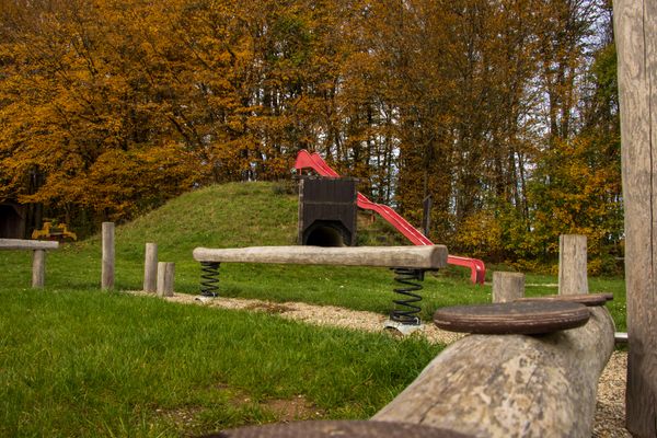 Balancierbalken am Spielplatz Wallerwarte