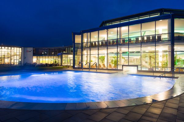 Auf dem Foto ist das Siebenquell GesundZeitResort in Weißenstadt abgebildet.
