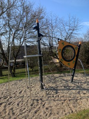 Spielplatz Amselweg Klettergerüst.JPG