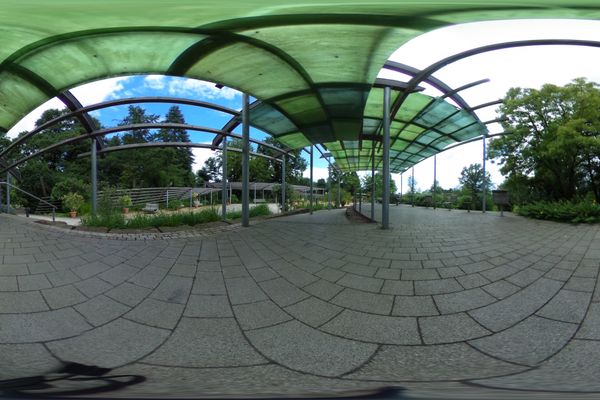Überdachte Pergola im Kurpark Bad Bevensen