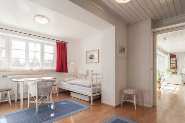 Dreibettzimmer mit drei Einzelbetten