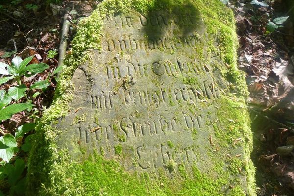 Gedenkstein am Eingang des Eremitentals