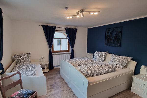 Schlafzimmer 2