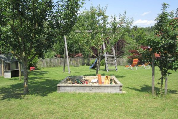 Sandkasten im Garten