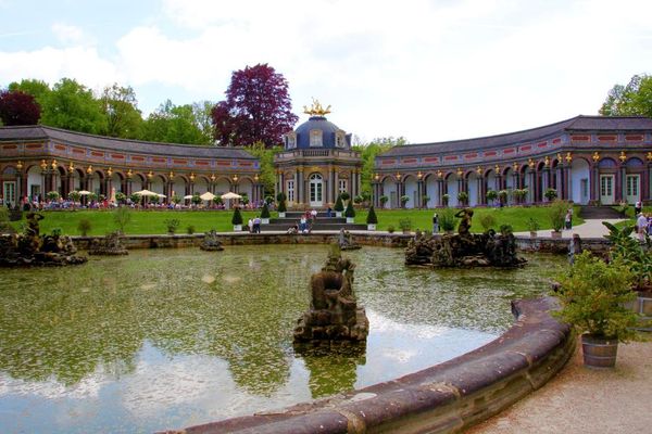 Sonnentempel mit Orangerie in der Eremitage