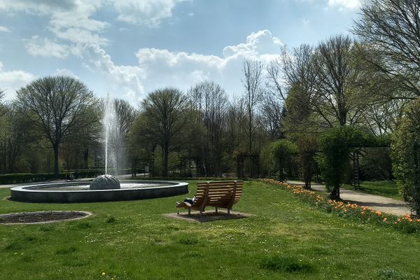 Liegebank am Kreisel "Hinter der Schießmauer" in Dieburg
