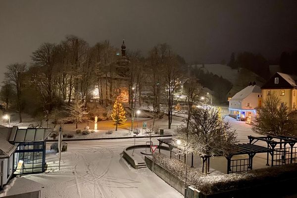 Marktplatz Tettau im Winter