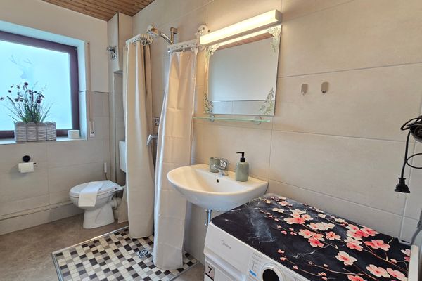 Monteur- und Ferienapartment Leidenberger - Bad