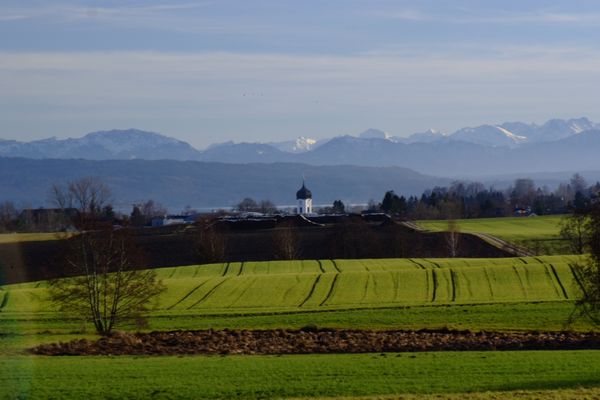Utting Ortsansicht bei Föhn