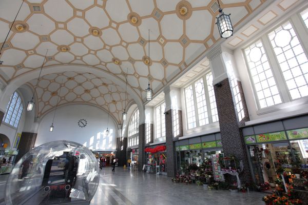 hauptbahnhof_eingangshalle_wissenschaftsstadt-darmstadt-ulrich-mathias