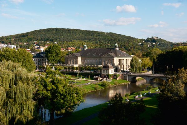 Regentenbau mit Saale