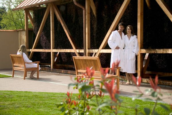 Gradierwerk in der 4-Sterne-Sauna der Spessart Therme