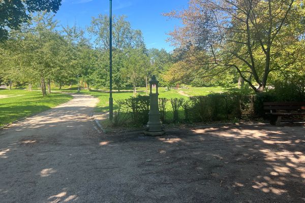 Trinkwasserbrunnen - Herrngarten Nord/Rondell Boulespieler