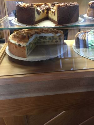Kuchen und Torten aus eigener Herstellung