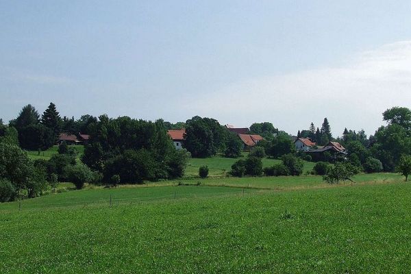 Blick auf den Waldbrunner Ortsteil Weisbach