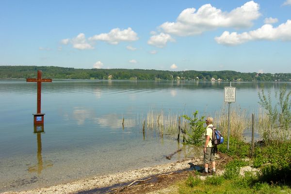 Berg Gedenkkreuz bei Votivkapelle