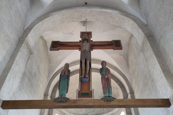 Das Kruzifix in der romanischen Basilika St. Michael in Altenstadt