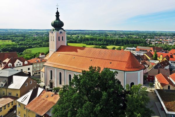 Katholische Pfarrkirche Mariä Himmelfahrt Landau