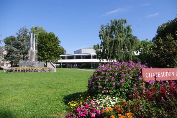 Theater im Chateaudunpark