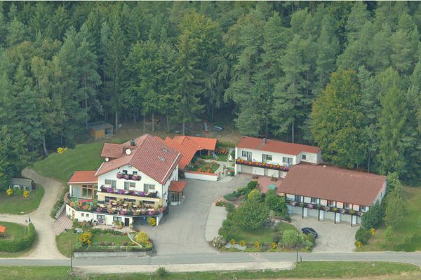 Hotel Waldesruh Bayerischer Wald neu.jpg