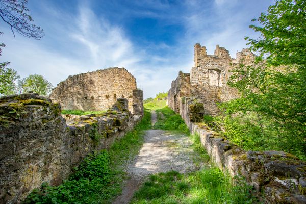 Zugang zur Ruine Raueneck