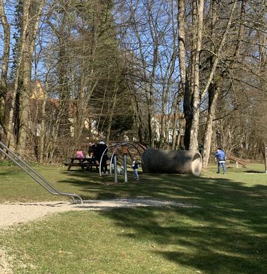 Röhre und Wippe