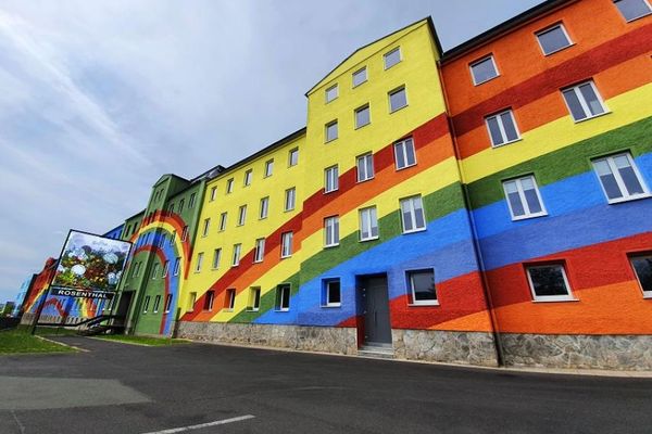 Spiegel- und Regenbogenhaus