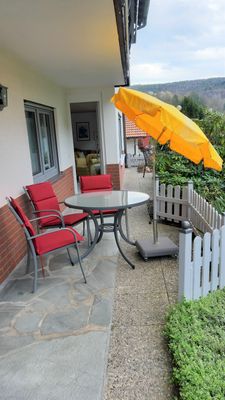 Terrasse und Eingangsbereich
