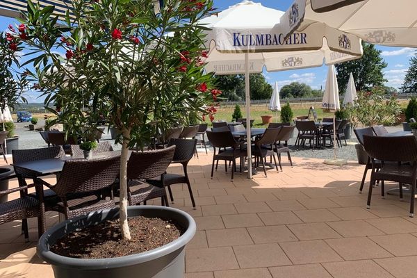 Zur Weinbrücke, Biergarten