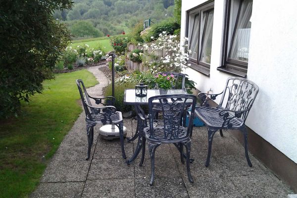 Aussenansicht und Terrasse