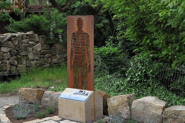 Stele Vergissmeinnicht