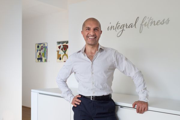 integral_fitness_Portrait_Sebih_Yeniguen_digitales_Schaufenster