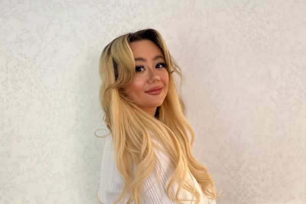 Bild des Datensatzes Fantasy-Autorin Rachel Mavie zu Gast im WORMSER (Book Talk, Lesung und Signierstunde beim Tag der offenen Tür am 27. September / Eintritt frei)
