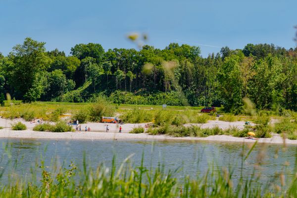 Isarstrand bei Staustufe Landau a.d.Isar