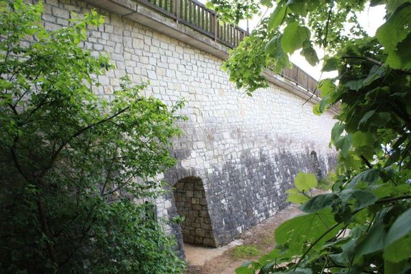 370_201606EingangFelsenkeller130Prozent1_900
