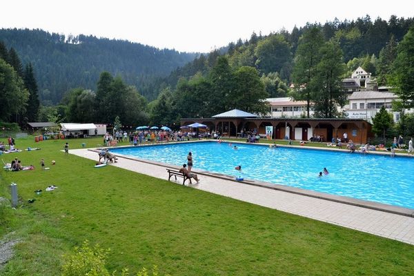 Waldschwimmbad in Warmensteinach